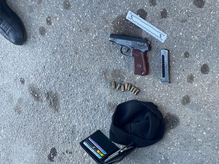 Подозреваемую в вымогательстве преступную группу задержали в Мангистау с боевым оружием