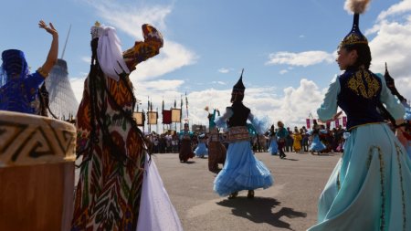 Казахстанцев ожидают длинные выходные на Наурыз 
