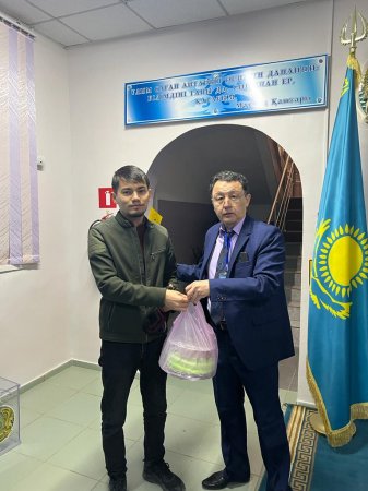 Первый проголосовавший избиратель в Жанаозене