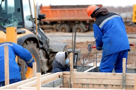 Более 400 тыс казахстанцев работают на иностранных боссов