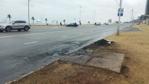 Минивэн сгорел в ДТП в Актау