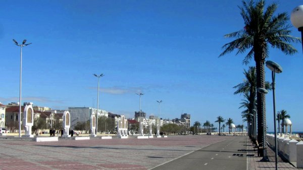 Обстановка на набережной Актау: прокатчики пока не вернулись