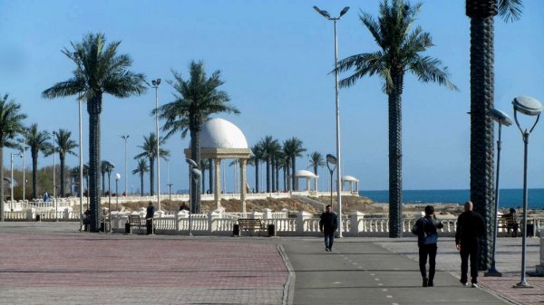 Обстановка на набережной Актау: прокатчики пока не вернулись