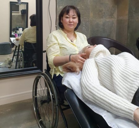 «Ждать работу в нефтянке не было смысла»: история помогающего людям жанаозенского массажиста