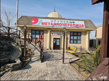 Перегородили тротуар для пешеходов 