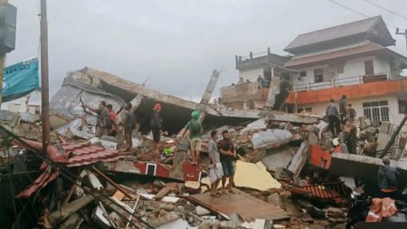 Два мощных землетрясения произошли в Индонезии 