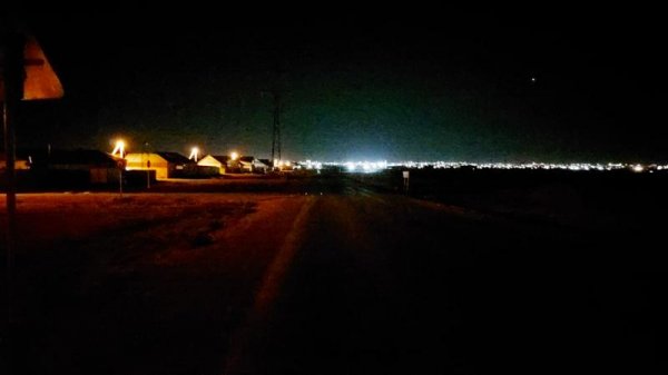 В кромешной тьме: вопрос с освещением просят решить жители пригорода Актау