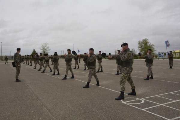 Отсрочка по кредитам и вузы без экзаменов: какие привилегии получают призывники в Мангистау