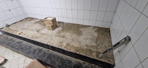 Что происходит с общественным туалетом на набережной Актау