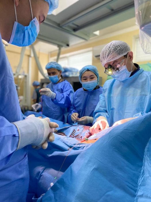 Пациентка была в сознании: уникальную операцию на сердце провели в Мангистау Пациентка была в сознании: уникальную операцию на сердце провели в Мангистау