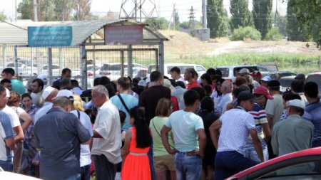 Казахстанцев предупредили о скоплении людей и машин на границах с Кыргызстаном и Узбекистаном