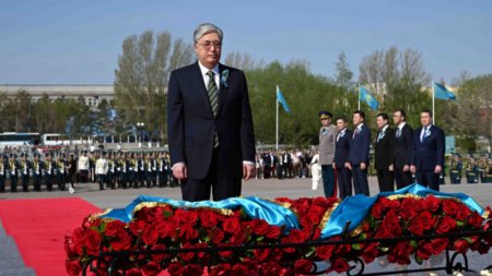 Президент Токаев поздравил казахстанцев с Днем Победы 