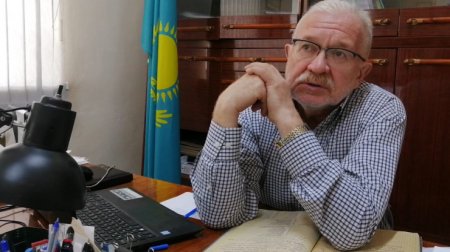 Дерево-памятник с драматичной историей расцветает в Семее каждую весну 