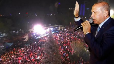 Эрдоган удерживает лидерство в гонке за пост президента Турции