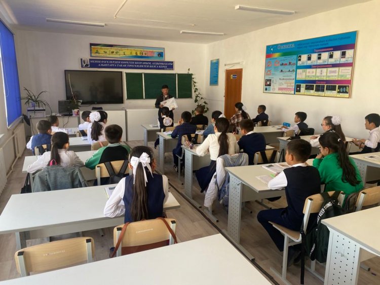 Безопасность превыше всего: энергетики АО «МРЭК» рассказали школьникам о важности соблюдения правил электробезопасности