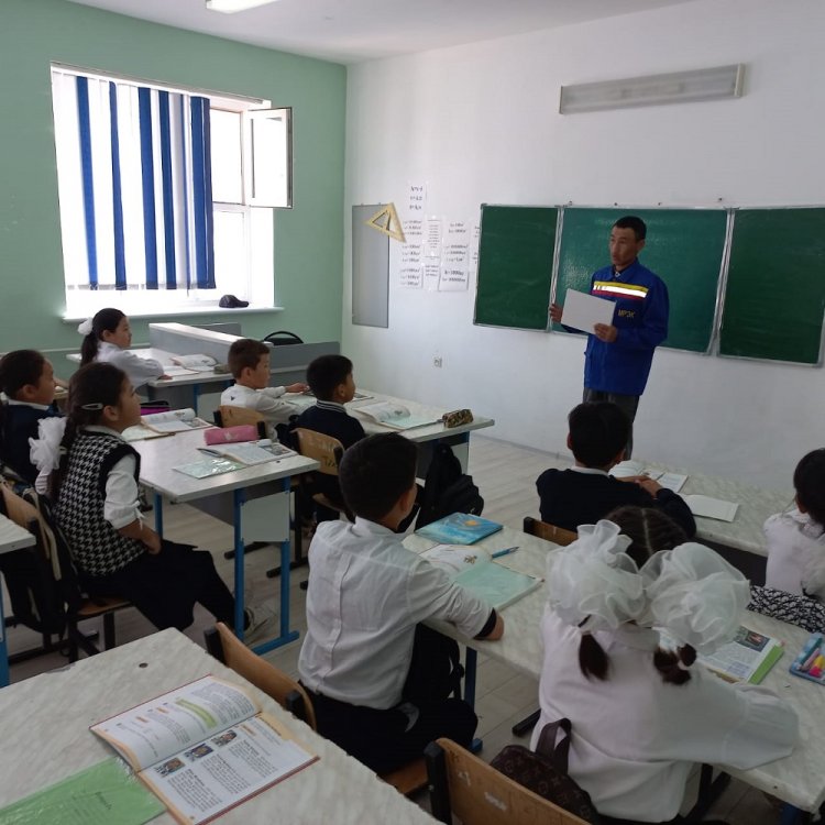 Безопасность превыше всего: энергетики АО «МРЭК» рассказали школьникам о важности соблюдения правил электробезопасности