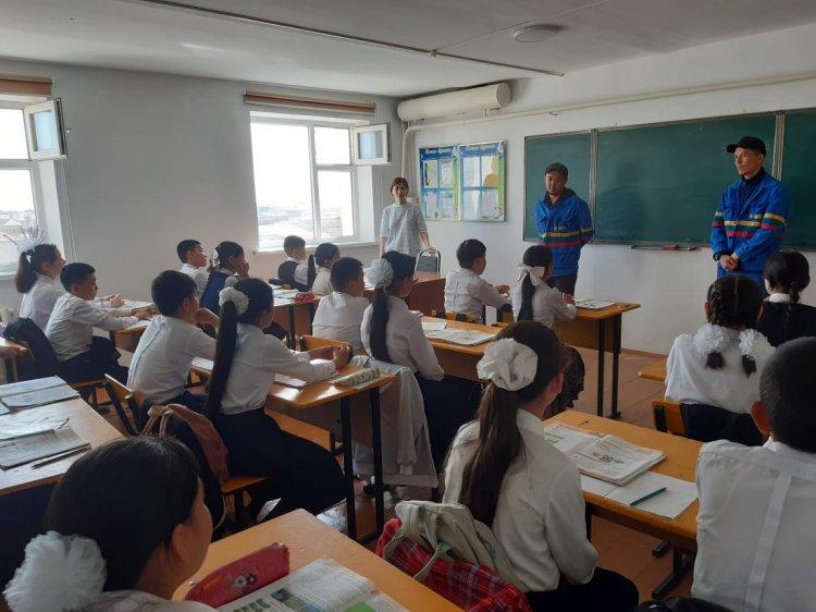 Безопасность превыше всего: энергетики АО «МРЭК» рассказали школьникам о важности соблюдения правил электробезопасности