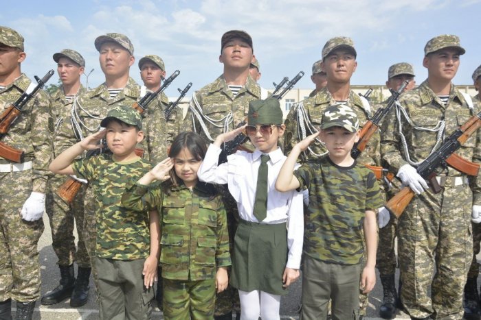 В Актау 400 морских пехотинцев приняли присягу