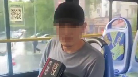 Полиция ищет мужчину, мастурбировавшего в автобусе в Алматы