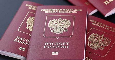 Госдума РФ обязала призывников на срочную службу сдавать загранпаспорта 