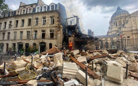 Мощный взрыв прогремел в центре Парижа, 37 человек пострадали 