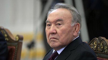 Сенат одобрил закон, лишающий Назарбаева статуса главы высшего совета названных его именем школ, вуза и фонда 