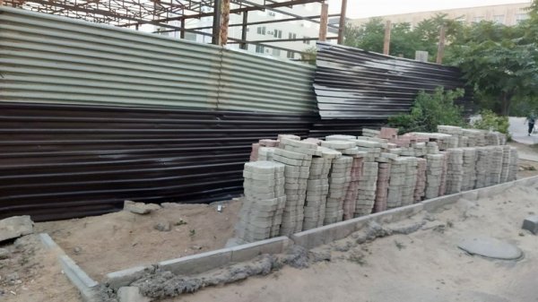 Возводящийся объект вызвал вопросы у жителей Актау