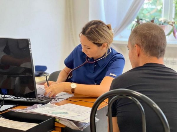 Трех человек в Актау отправили в отделение экстренной помощи после приема у кардиолога