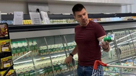 Казахстанский блогер не смог прожить на минимальную зарплату