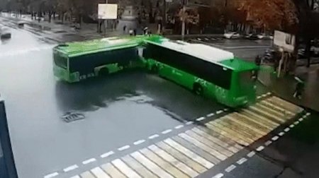 ДТП с автобусами в Алматы: вынесен приговор водителю