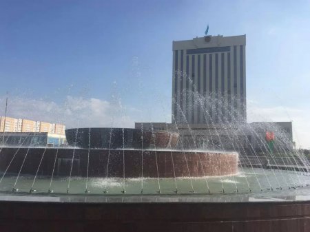 10-летний мальчик утонул в фонтане перед зданием акимата Шымкента