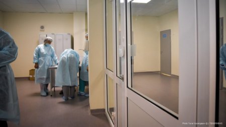 ВИЧ в алматинской больнице: главного врача отстранили от работы