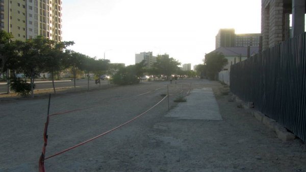 Ни тротуара, ни скамеек: что ответили жителям Актау чиновники