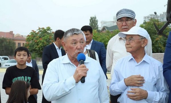 Памятник копателям колодцев появился в Актау Памятник копателям колодцев появился в Актау