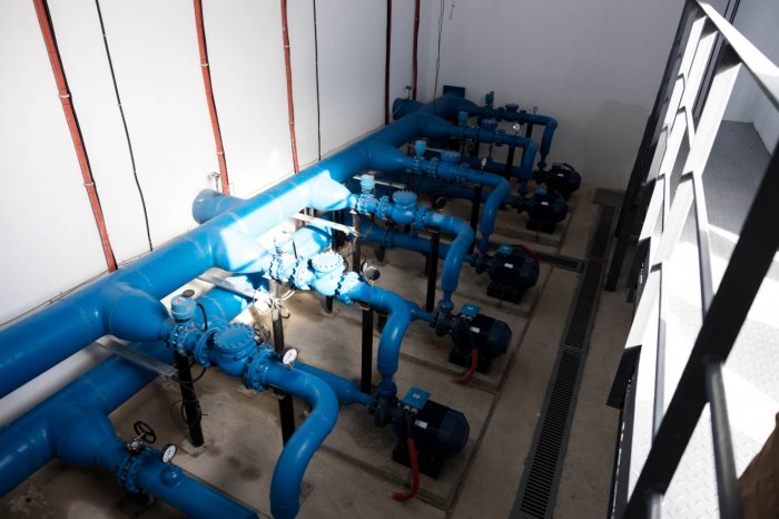 Вода памяти! Скульптуру в честь копателей колодцев - людей древней и почитаемой профессии установили в Актау