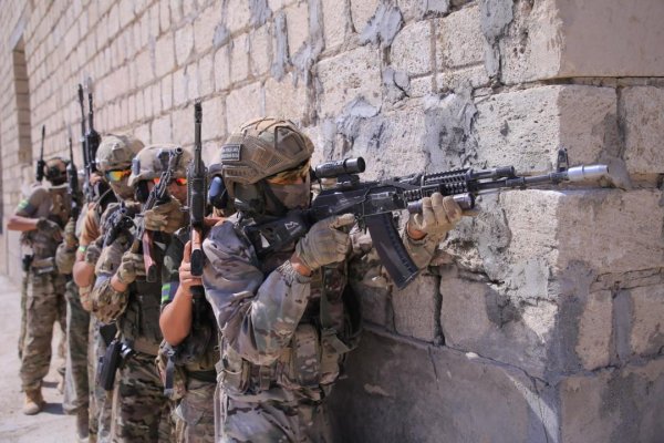 Звук стрельбы, беспилотник и военные вертолёты: что происходит на учениях в Мангистау