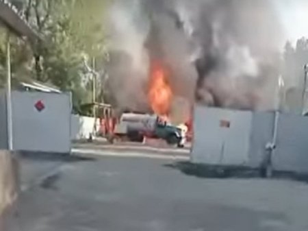 40 баллонов с газом вспыхнули на заправке в Алматинской области. Пострадали два человека       