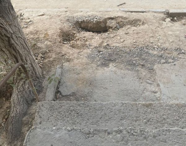 Благоустройство требуют жители в центре Актау