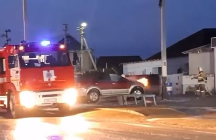 В селе Атамекен сгорел автомобиль