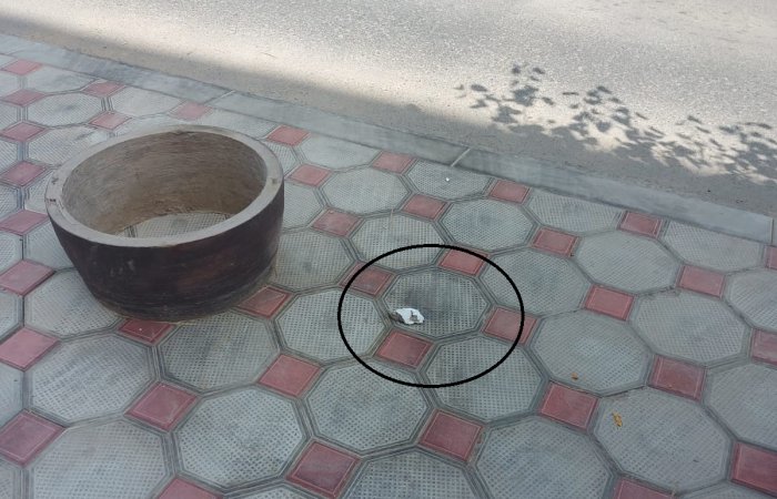 «Камни падают на голову»: жители одного из домов в Актау пожаловались на рассыпающуюся крышу