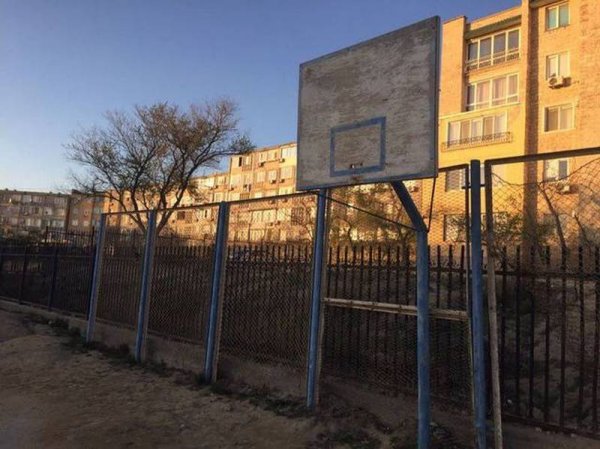 «Убитое» футбольное поле просят восстановить в Актау