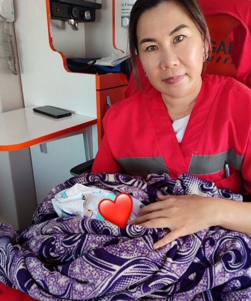 Медики приняли роды на дому в Актау