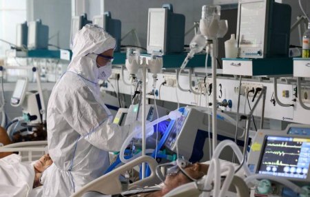 Как защититься от нового штамма коронавируса, рассказал российский иммунолог