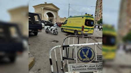 Полицейский в Египте застрелил израильских туристов