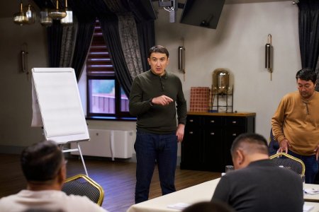 Мағзұм Мырзағалиев Жаңаөзен кәсіподақтарымен дәстүрлі кездесу өткізді