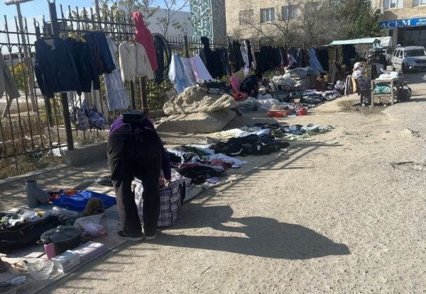 Стихийную торговлю прокомментировали чиновники в Актау