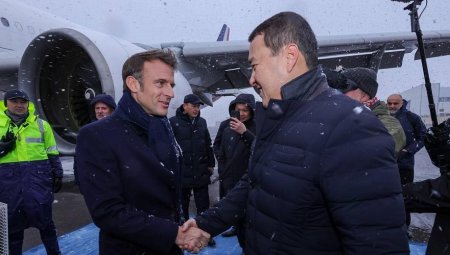 Макрон прибыл в Казахстан с официальным визитом