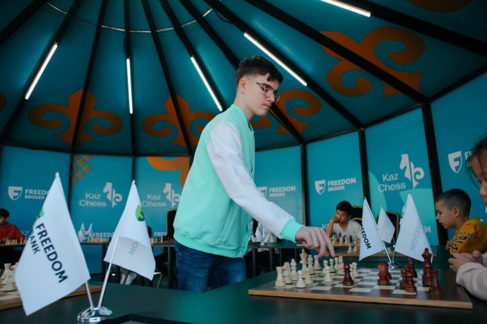 Школьник из Актау стал финалистом «Шахматного каравана»