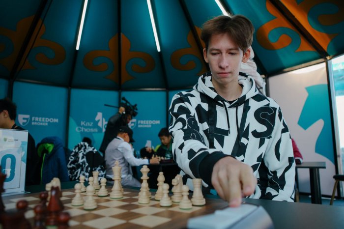 Школьник из Актау стал финалистом «Шахматного каравана»