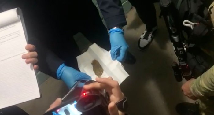 В Актау задержали 21-летнего подозреваемого в незаконном хранении и сбыте наркотиков